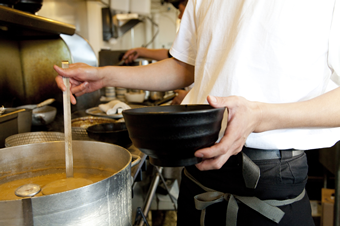 ラーメン店が自店でスープを作る時代は終わった Casio Hanjo Town